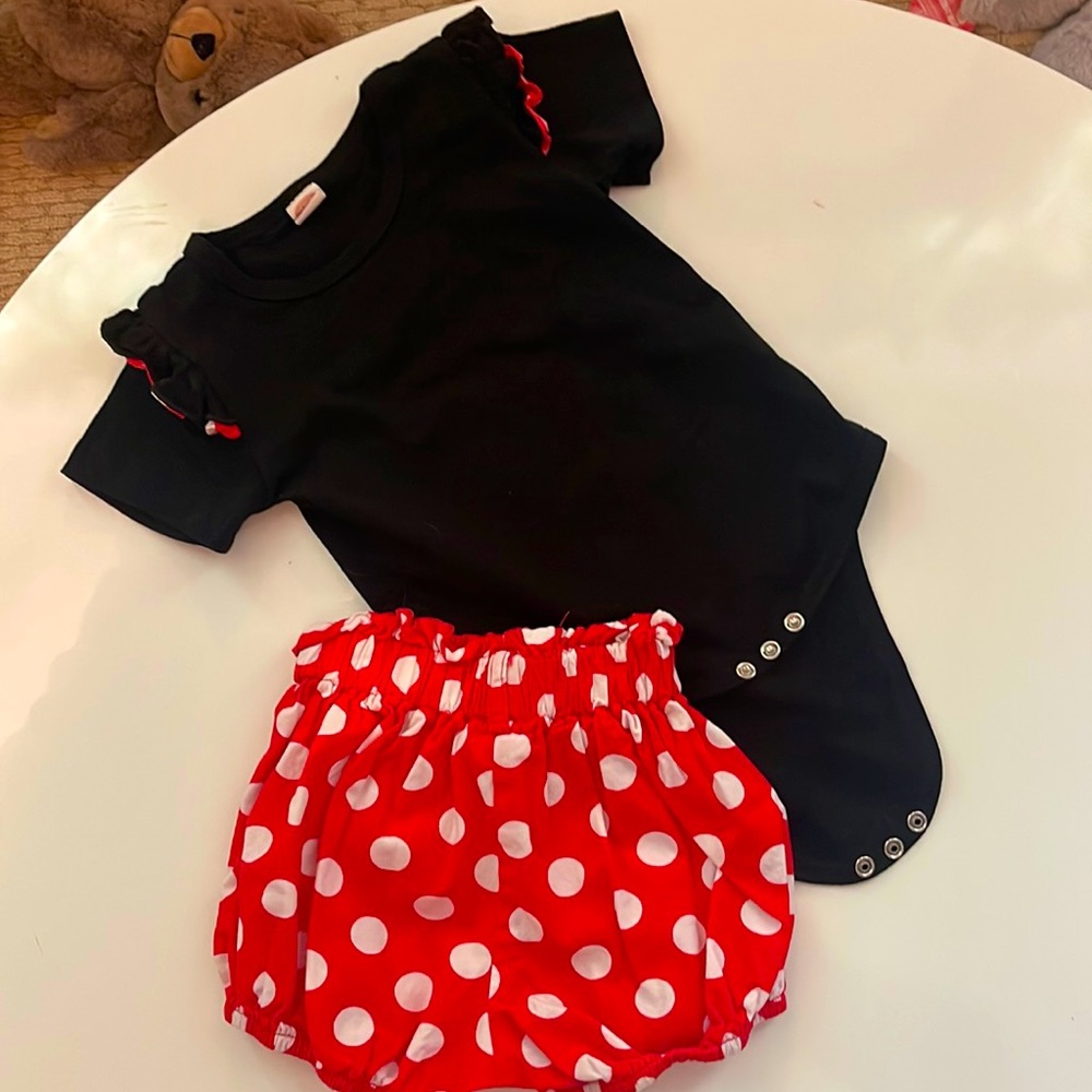 Minnie Mouse outfit